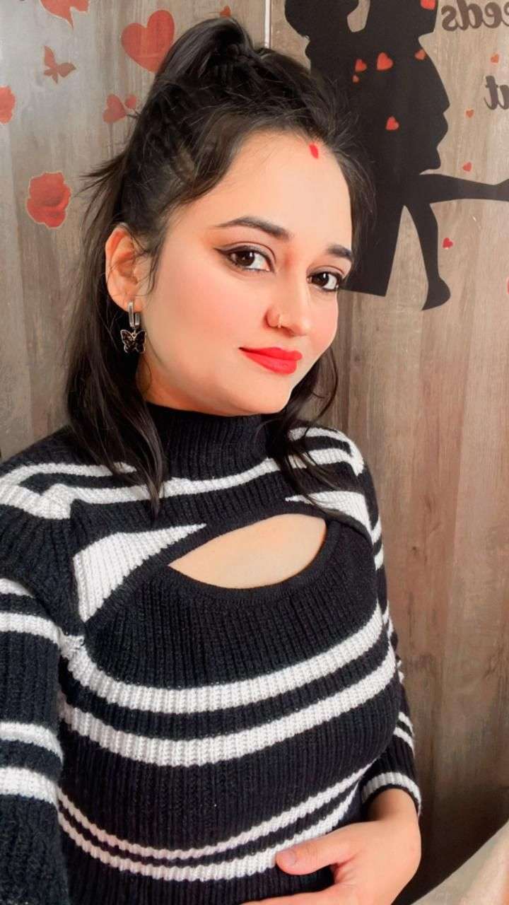 Riya Varma Call Girl Photo 2 - Best Independent Call Girls in Studio Shoot