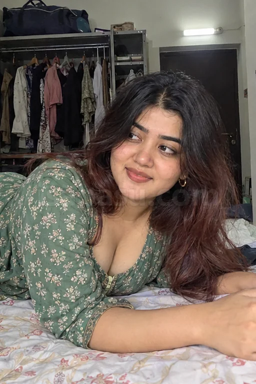 Sabiha Complete Enjoyment with Photo 2 of 4